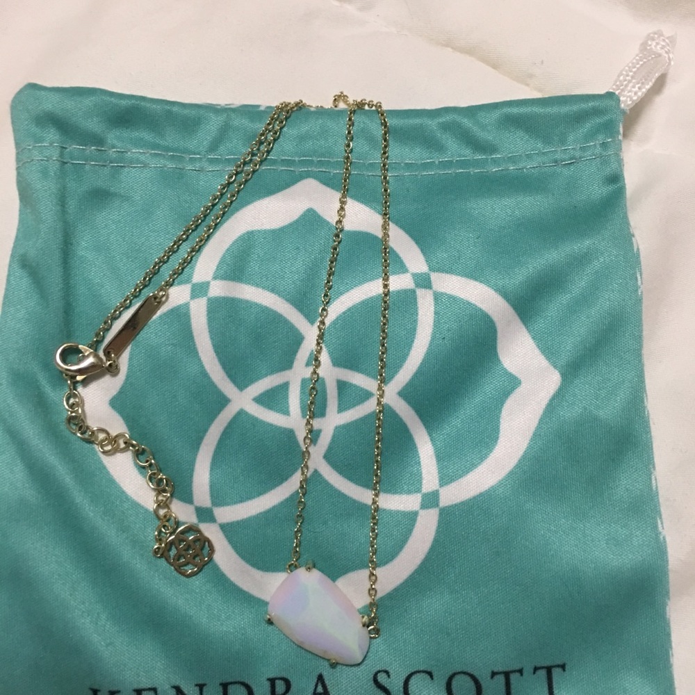 Kendra Scott Isla Necklace